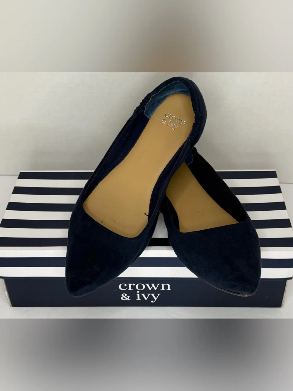 Crown & Ivy Navy Suede Pointed Toe Flats Size 7W EUC